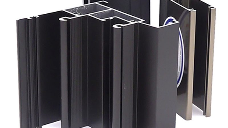 点式玻璃幕墙：安装与施工的工艺解析**